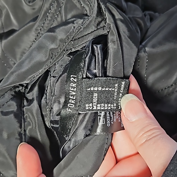 Forever 21 sherpa lined black bomber jacket - Picture 5 of 5